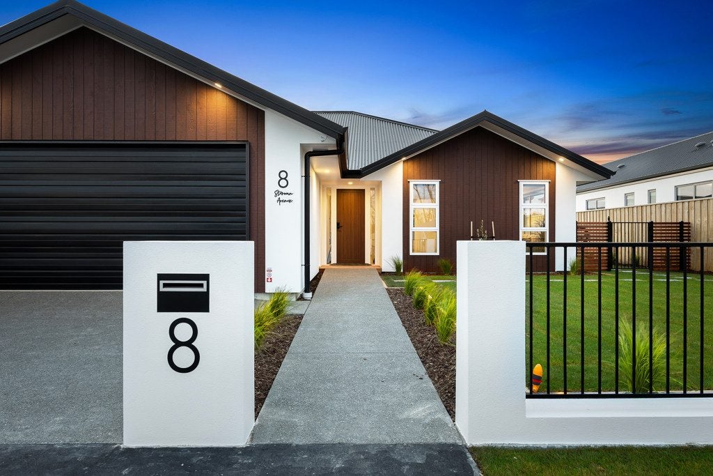 8 Strowan Avenue, Elgin, Ashburton - Carousel 1
