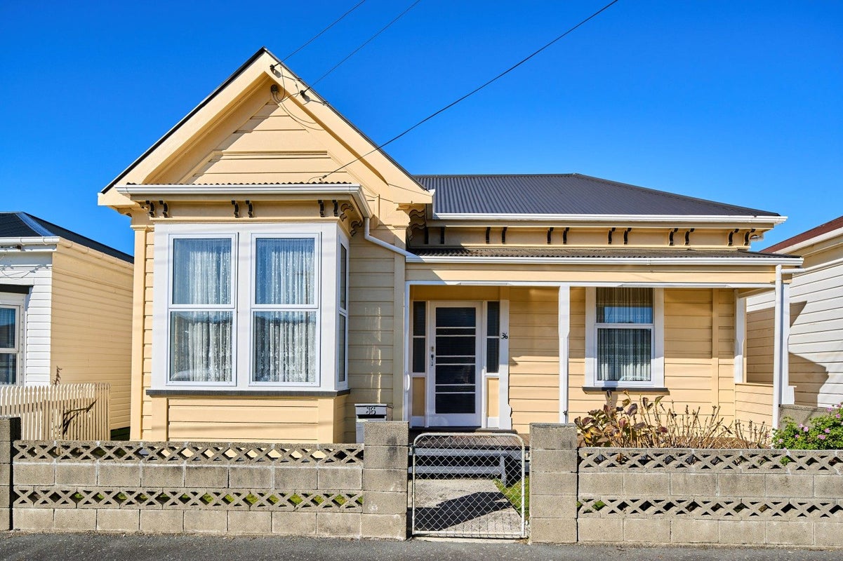 36 Queen Street, Petone, Lower Hutt - Carousel 1