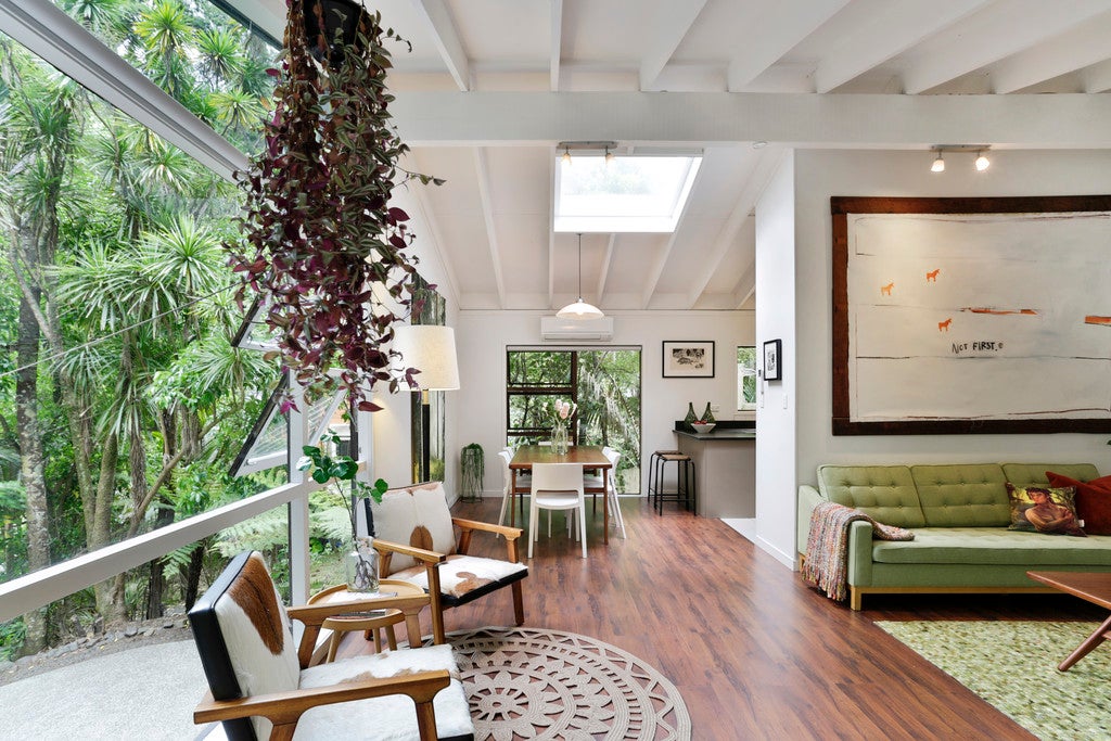 2 Takahe Road, Titirangi, Auckland - Carousel 2