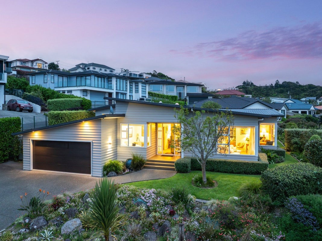 4 Manhattan Rise, Orewa, Rodney, Auckland - Carousel 1