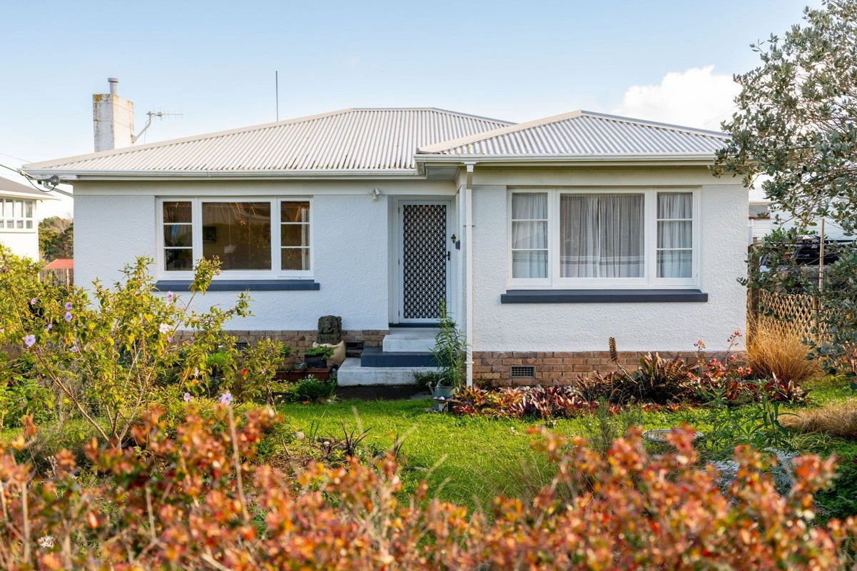 9 Tainui Street, Onerahi, Whangarei - Carousel 1