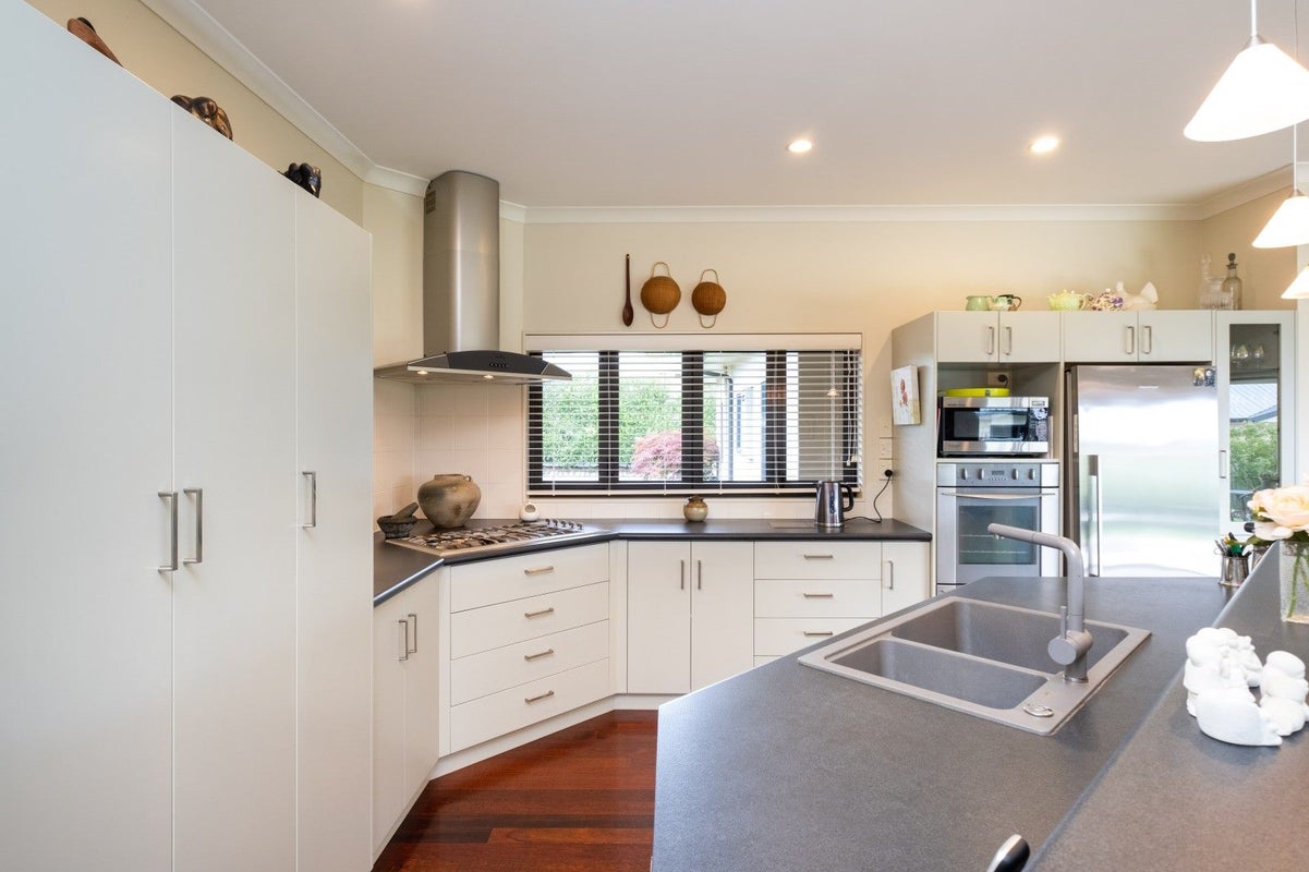 1/19 Arataki Road, Havelock North, Havelock North - Carousel 2