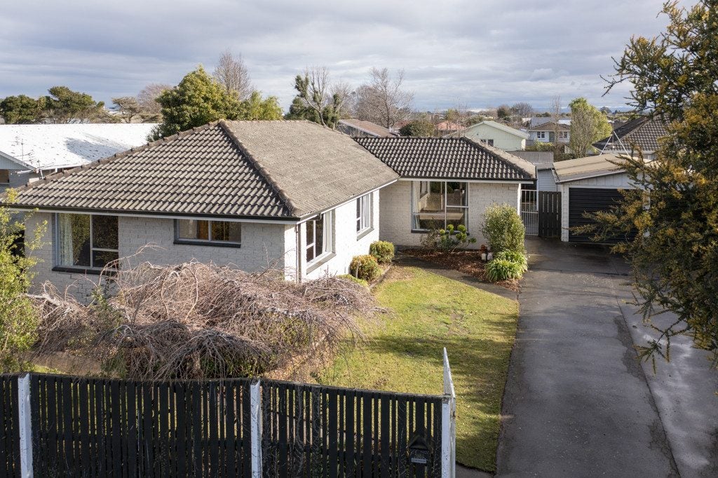 14 Tralee Place, Bishopdale, Christchurch - Carousel 2