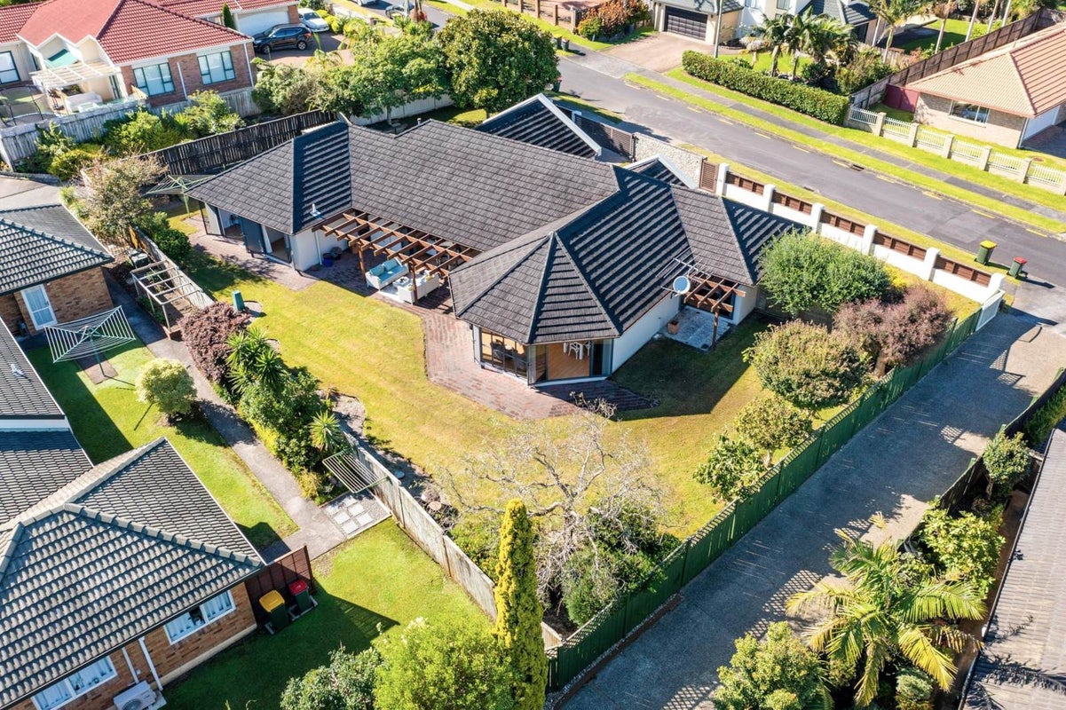 8 Burnaston Court, Dannemora, Auckland - Carousel 2