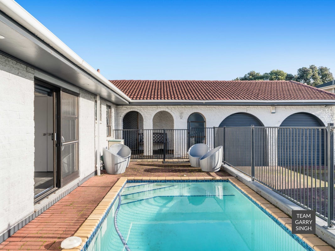 14 Emory Drive, Conifer Grove, Takanini - Carousel 1