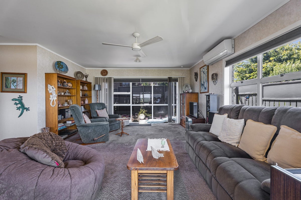 33B Russleigh Drive, Dinsdale, Hamilton - Carousel 2