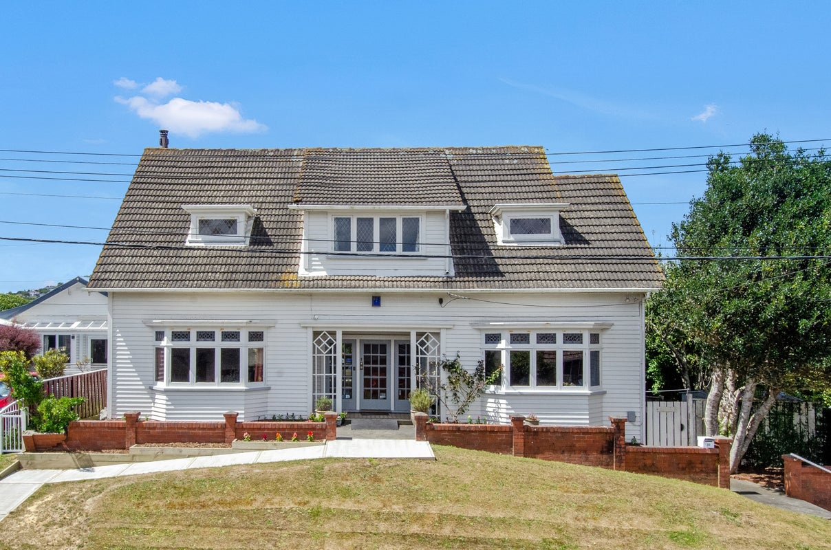 10 Nottingham Street, Karori, Wellington - Carousel 2