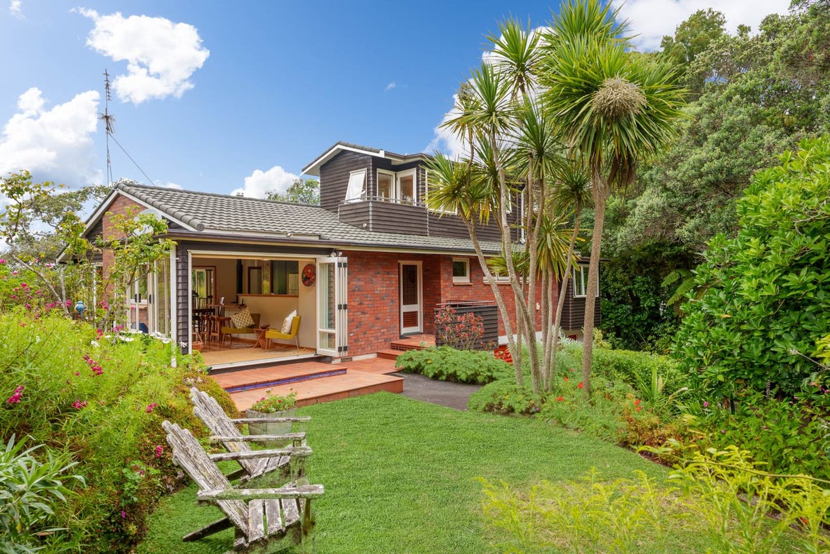 810 South Titirangi Road, Titirangi, Auckland - Carousel 2
