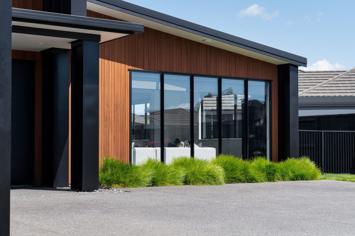 27 Helen June Avenue, Flagstaff, Hamilton - Carousel 2