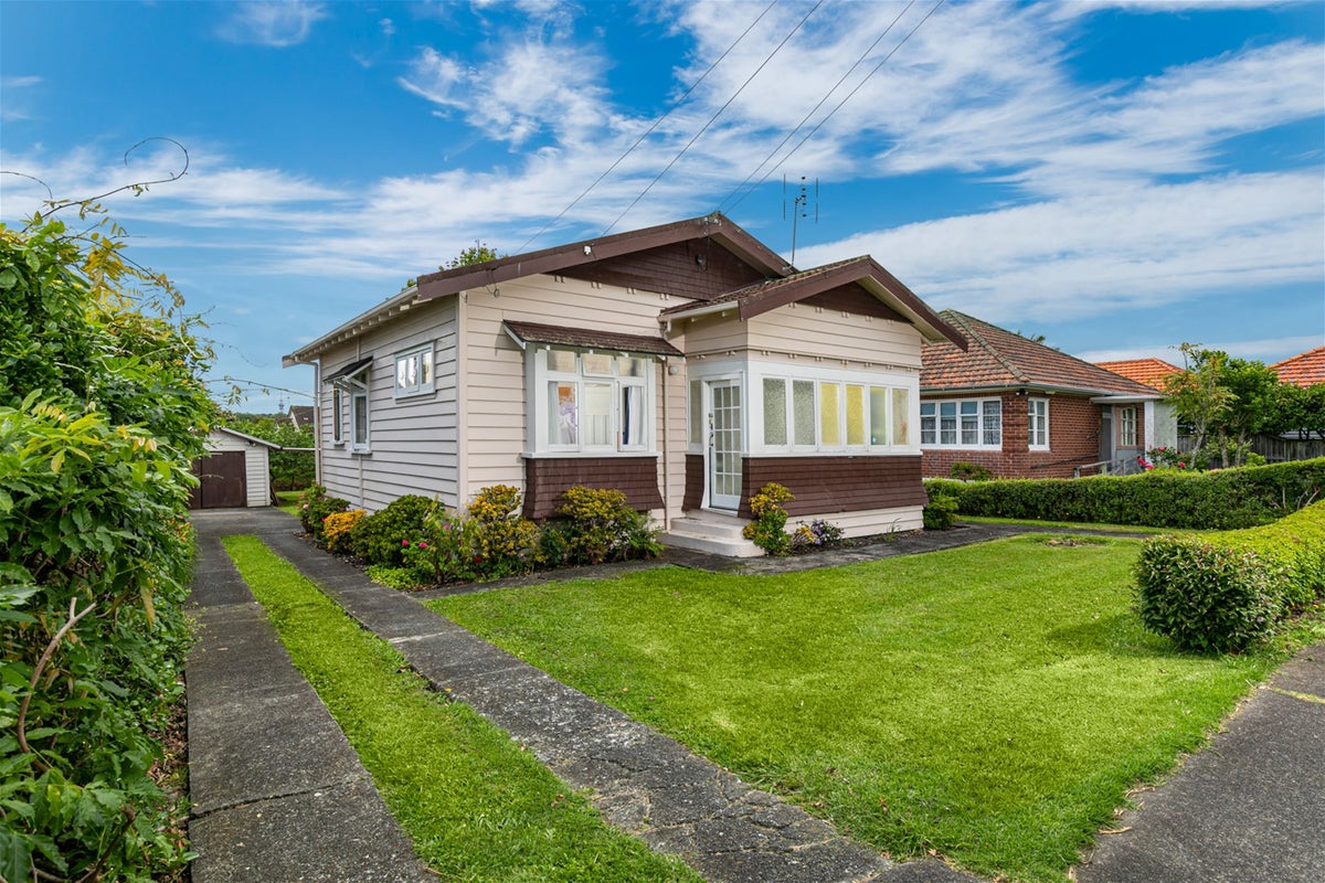 53 Moa Road, Point Chevalier, Auckland - Carousel 2