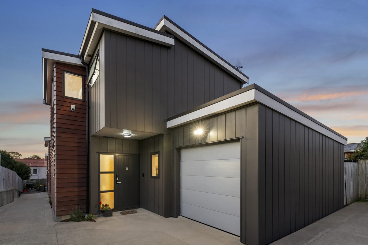 49C Titirangi Road, New Lynn, Auckland - Carousel 1