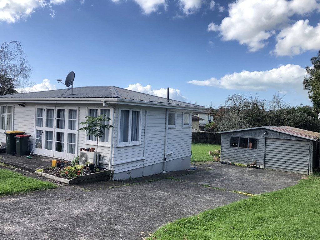 9 Pegler Drive, Howick, Auckland - Carousel 1