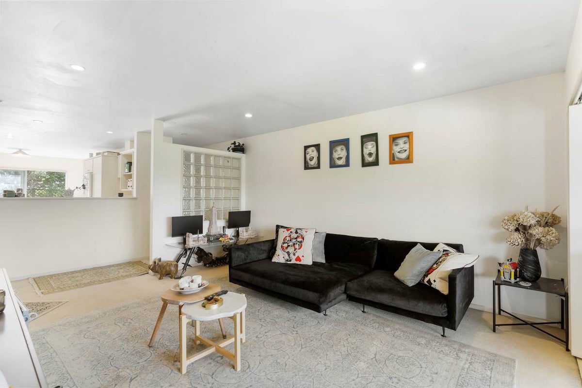1/217I Sunset Road, Sunnynook, Auckland - Carousel 1