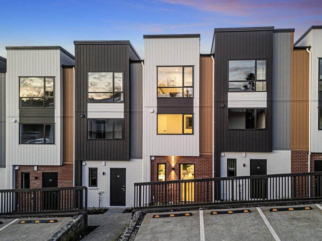 9 Don Oliver Lane, Glen Eden, Auckland - Carousel 1