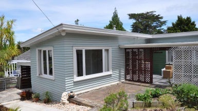 11 Rimutaka Place, Titirangi, Auckland - Carousel 1