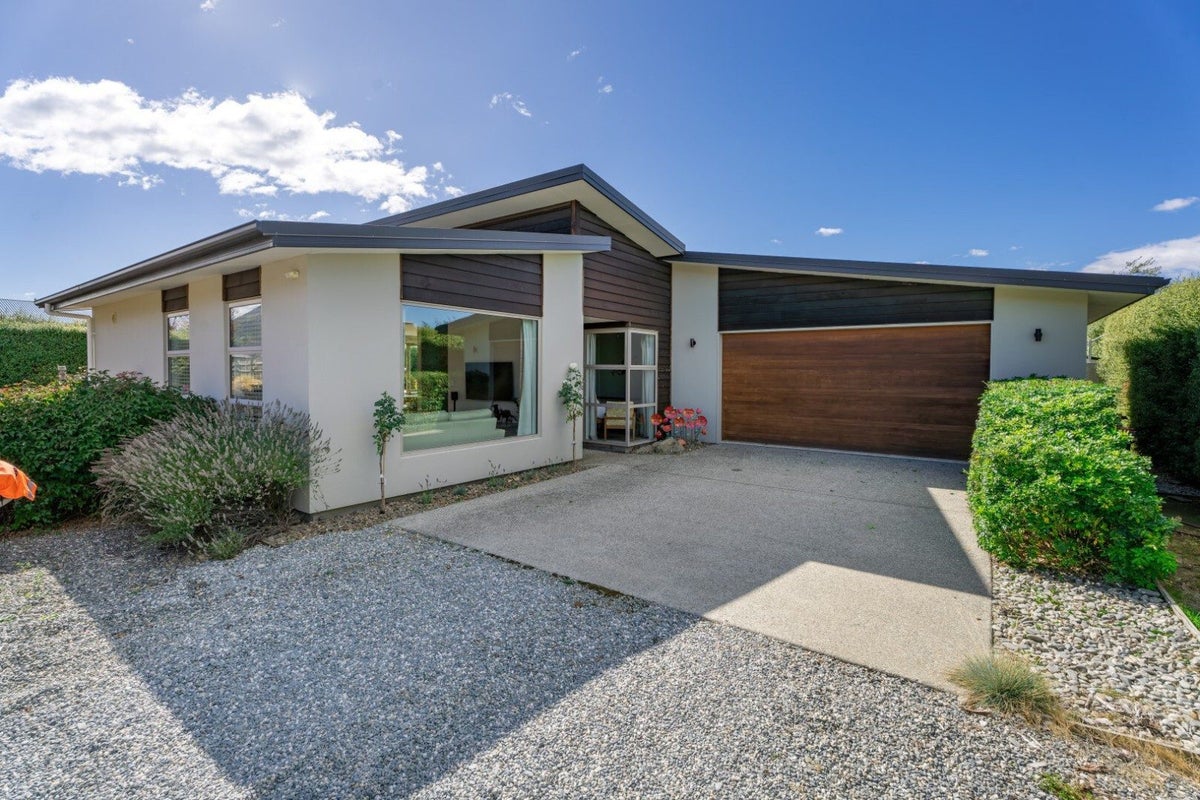 12 Paradise Place, Wanaka - Carousel 1