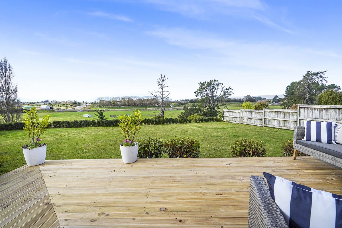 43 Waterford Road, Fitzroy, Hamilton - Carousel 1