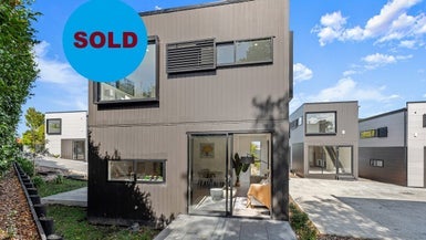8/10 Hutchinsons Road, Bucklands Beach, Auckland - Carousel 1