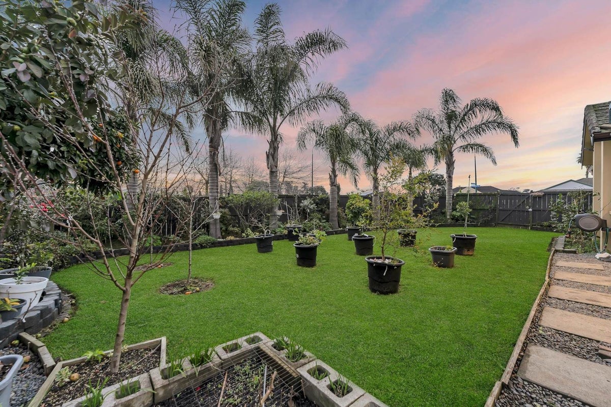 27 Maghera Drive, East Tamaki Heights, Manukau City, Auckland - Carousel 2