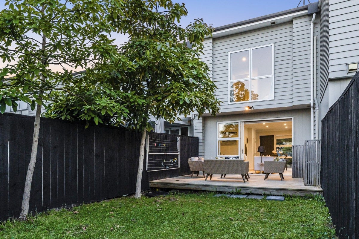 6 Touhou Road, Hobsonville, Auckland - Carousel 1