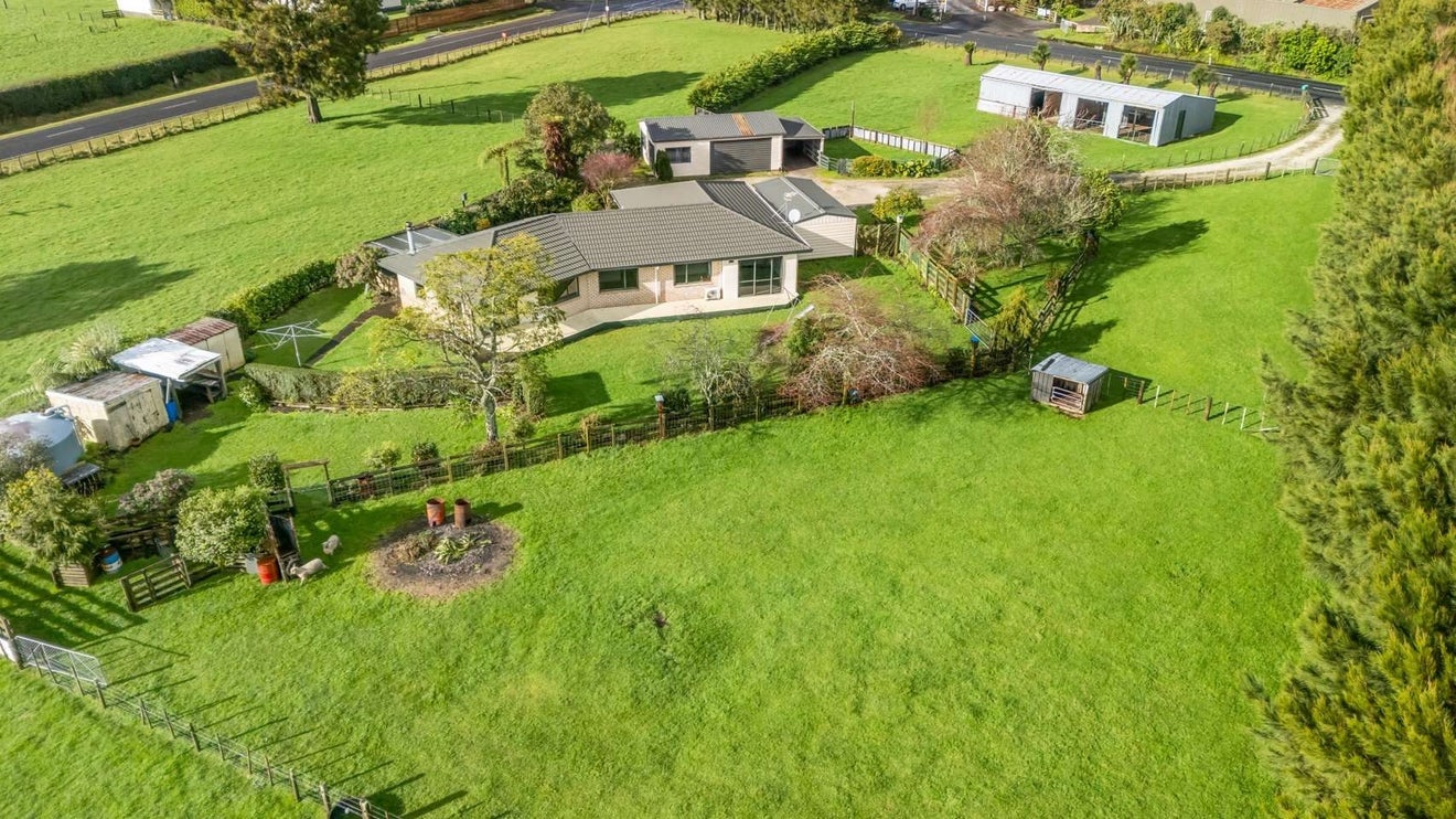 95 Baker Road, Mangorei, New Plymouth - Carousel 1