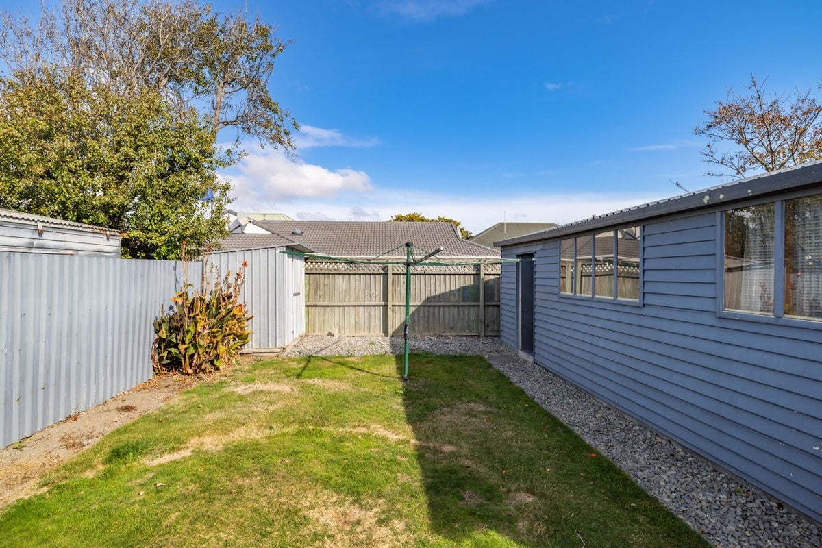 158 Shaw Avenue, New Brighton, Christchurch - Carousel 21