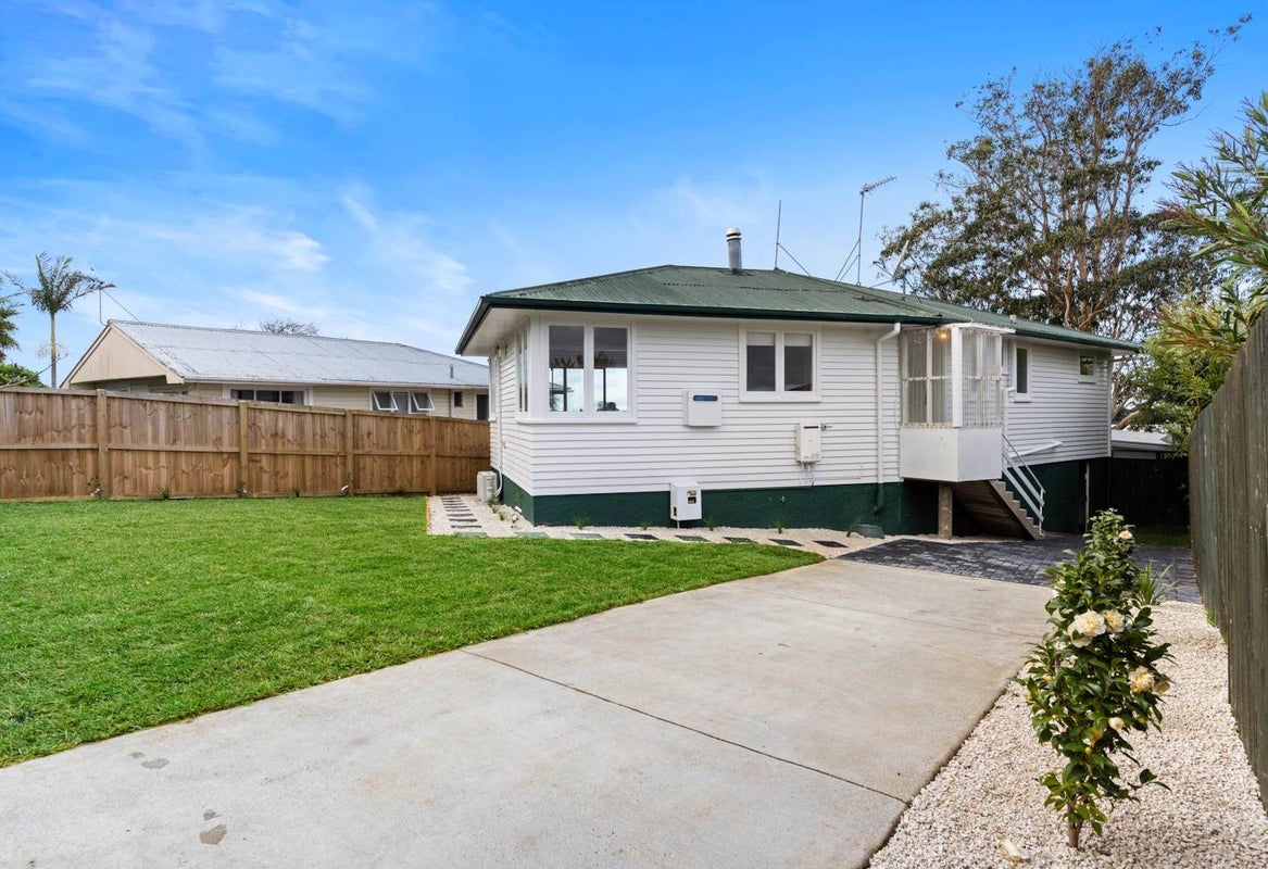 39 Bruce Road, Glenfield, Auckland - Carousel 16