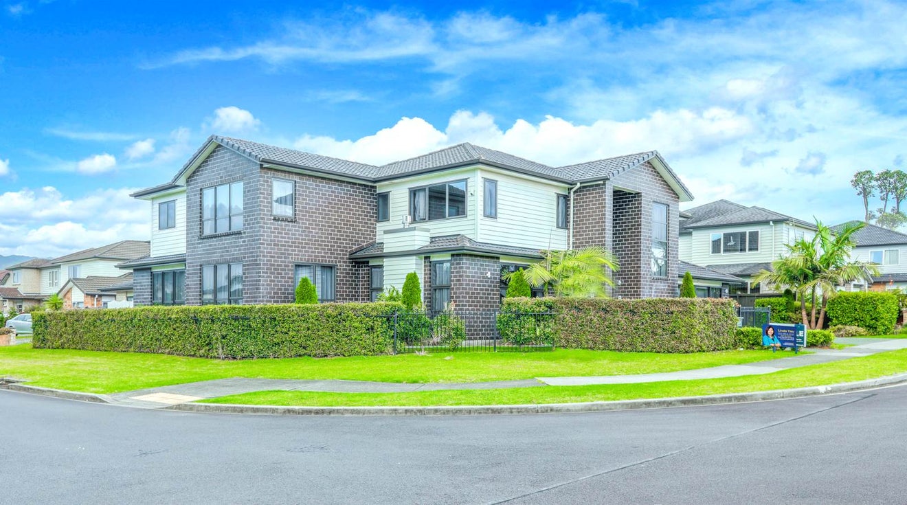 1 Creeve Place, Flat Bush, Auckland - Carousel 1
