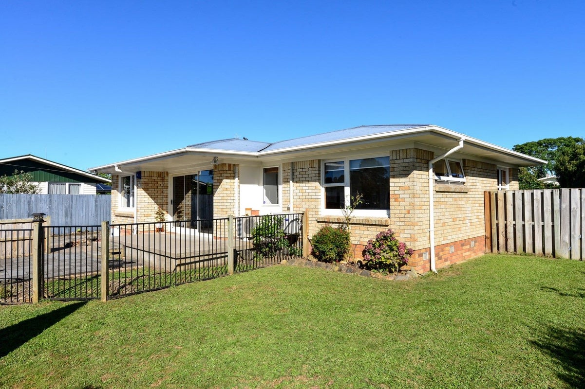 9 Sutcliffe Place, Chartwell, Hamilton - Carousel 1