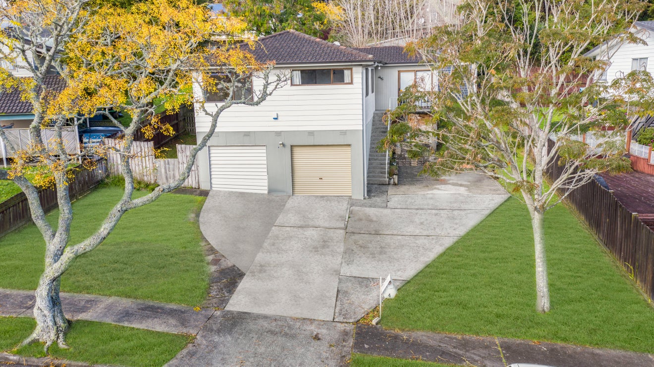 4 Caley Court, Totara Heights, Auckland - Carousel 1