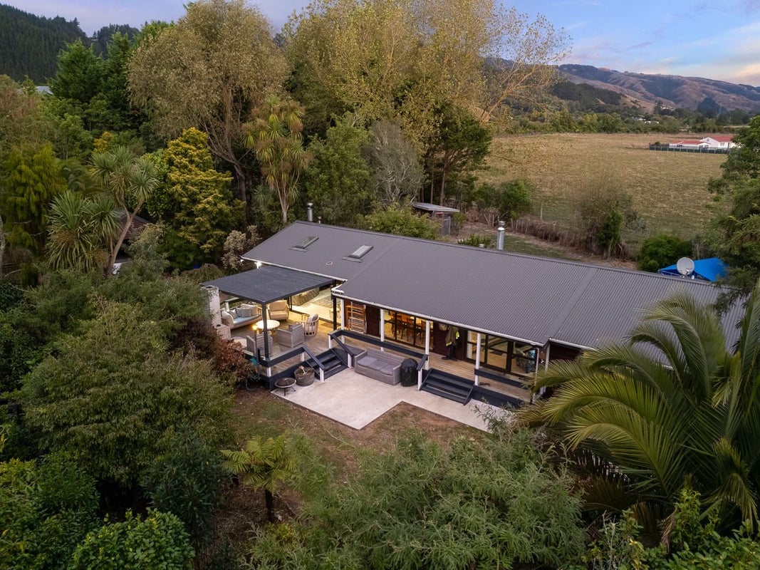 1127 State Highway 1, Te Horo - Carousel 2