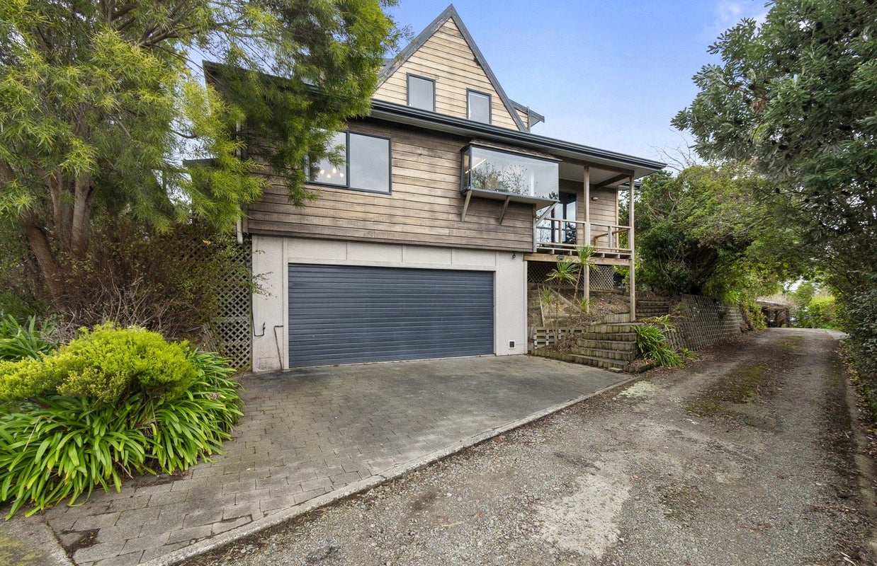 20 Springdale Grove, Fitzherbert, Palmerston North - Carousel 1