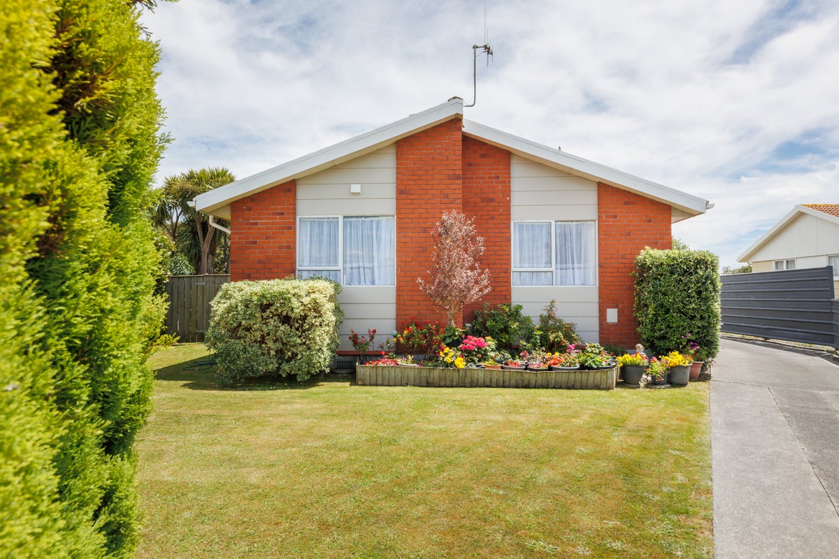 20 Rutland Place, Milson, Palmerston North - Carousel 21