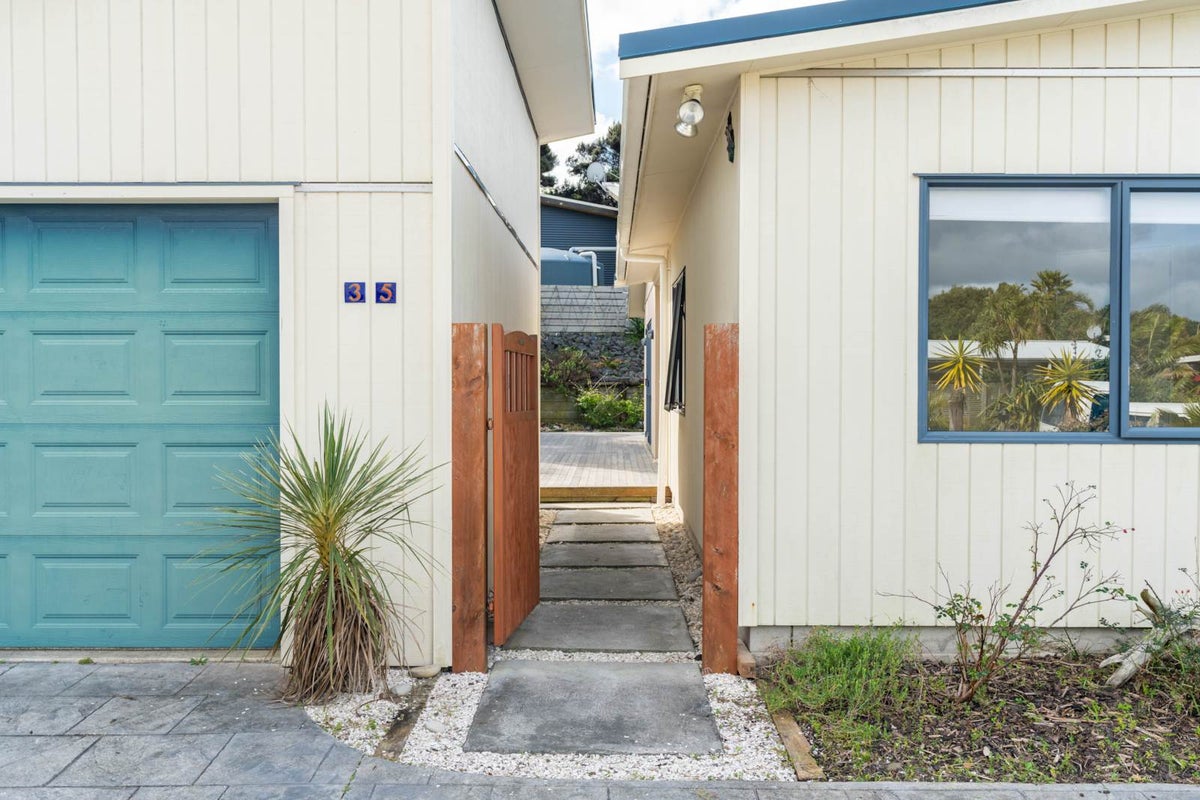 35 Seabreeze Road, Mangawhai Heads, Mangawhai - Carousel 1