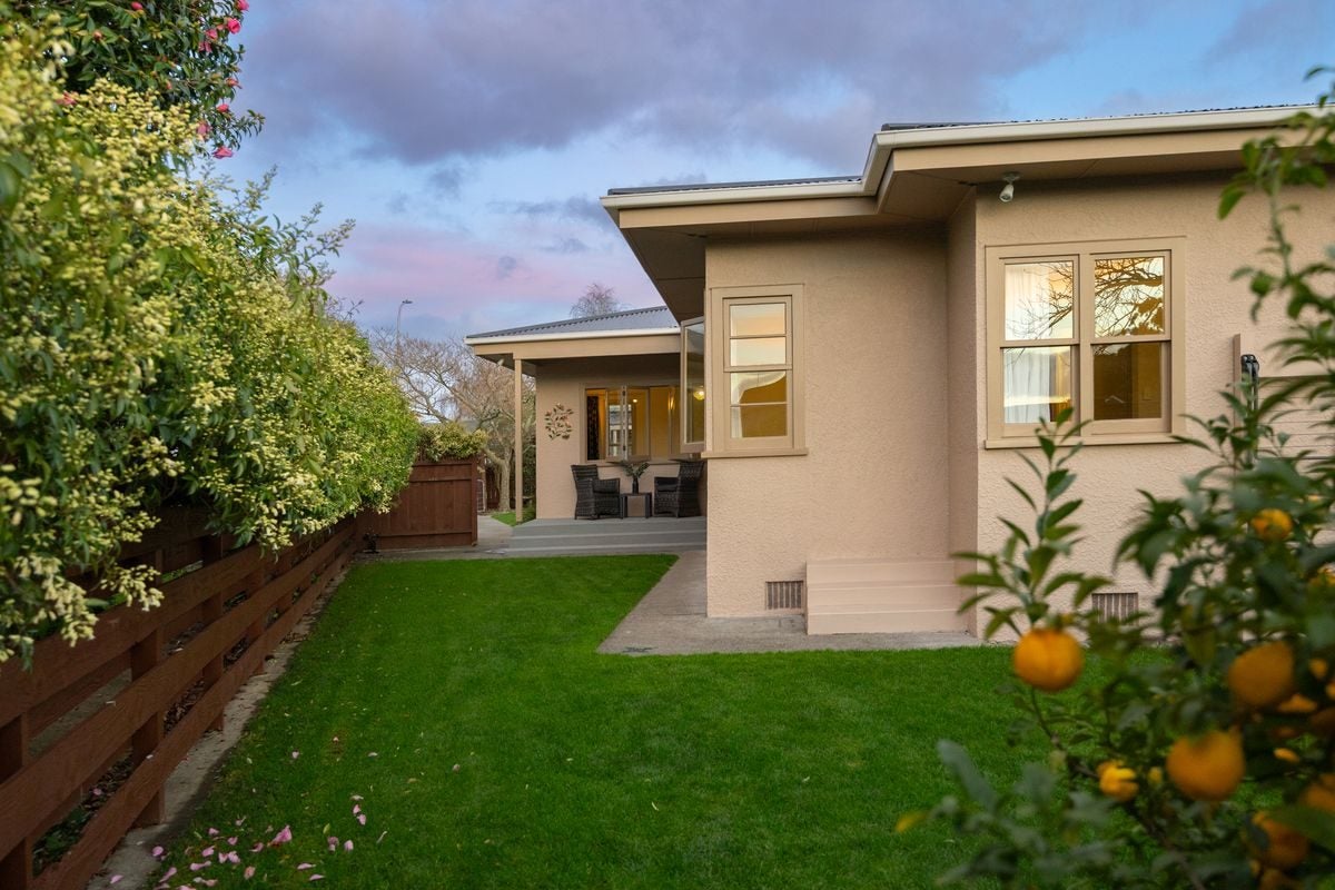 25 Winston Avenue, Hokowhitu, Palmerston North - Carousel 1