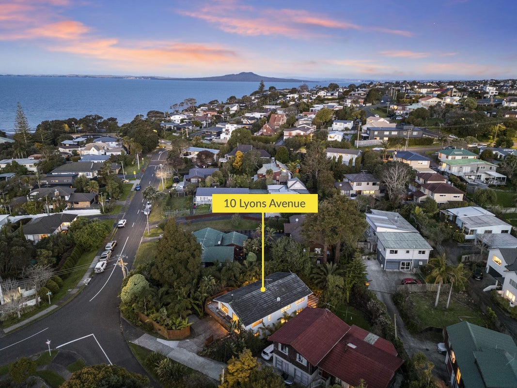 10 Lyons Avenue, Murrays Bay, Auckland - Carousel 12