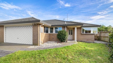 2/17 Cardigan Bay Place, Addington, Christchurch - Carousel 1