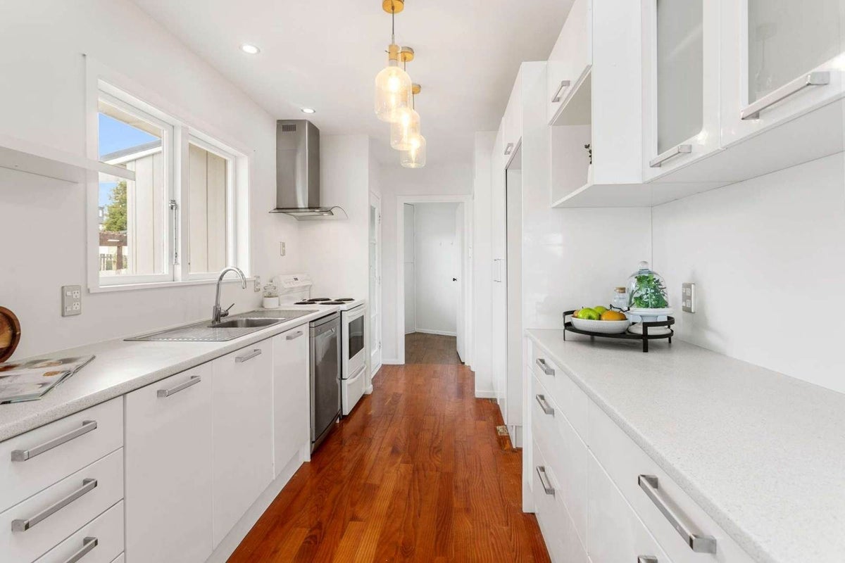 27 Willoughby Avenue, Howick, Auckland - Carousel 2