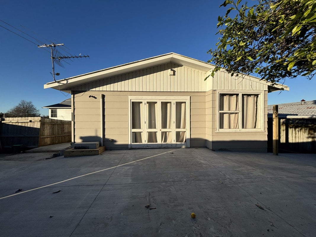 76 Howard Hunter Avenue, Saint Johns, Auckland - Carousel 1