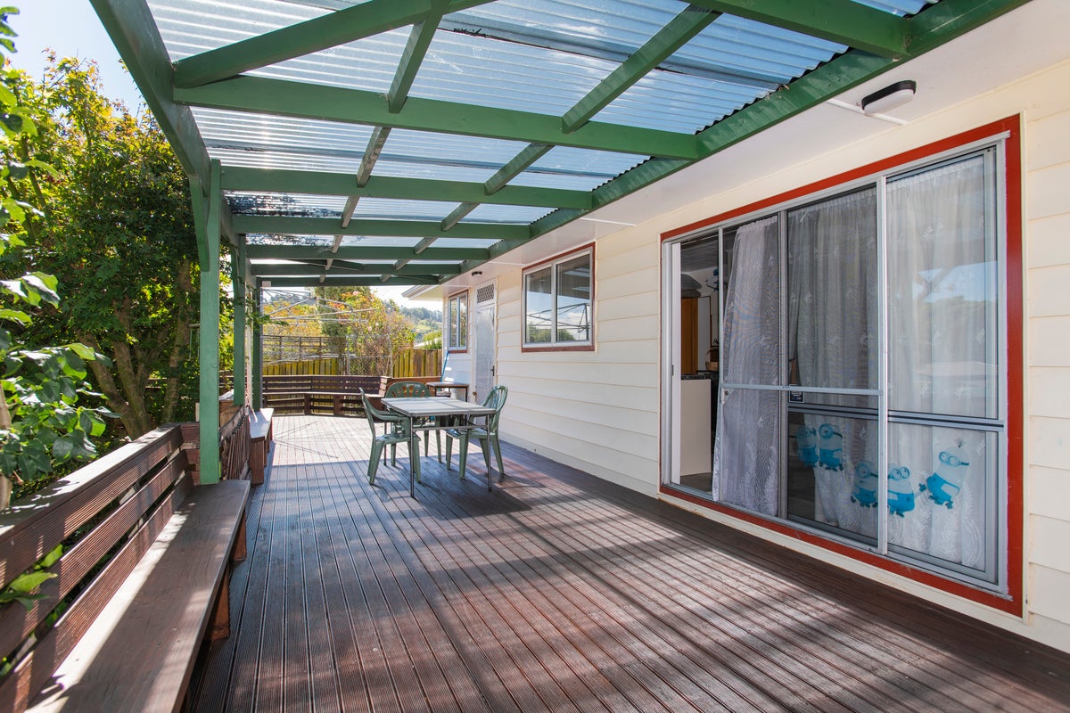 11 Hudson Street, Inner Kaiti, Gisborne - Carousel 2