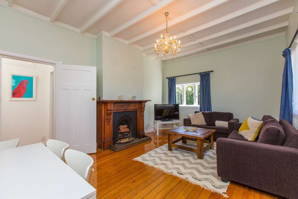 33 Hutchinson Avenue, New Lynn, Auckland - Carousel 1