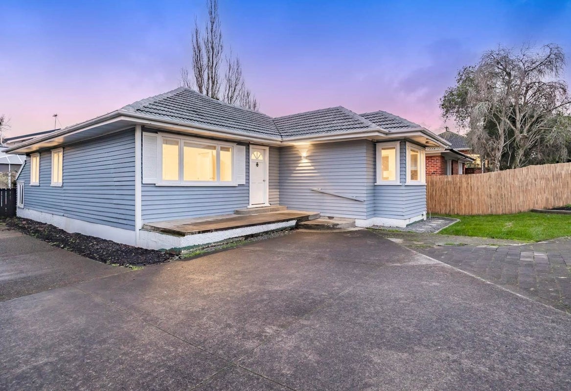 1/14 Taharoto Road, Takapuna, Auckland - Carousel 1