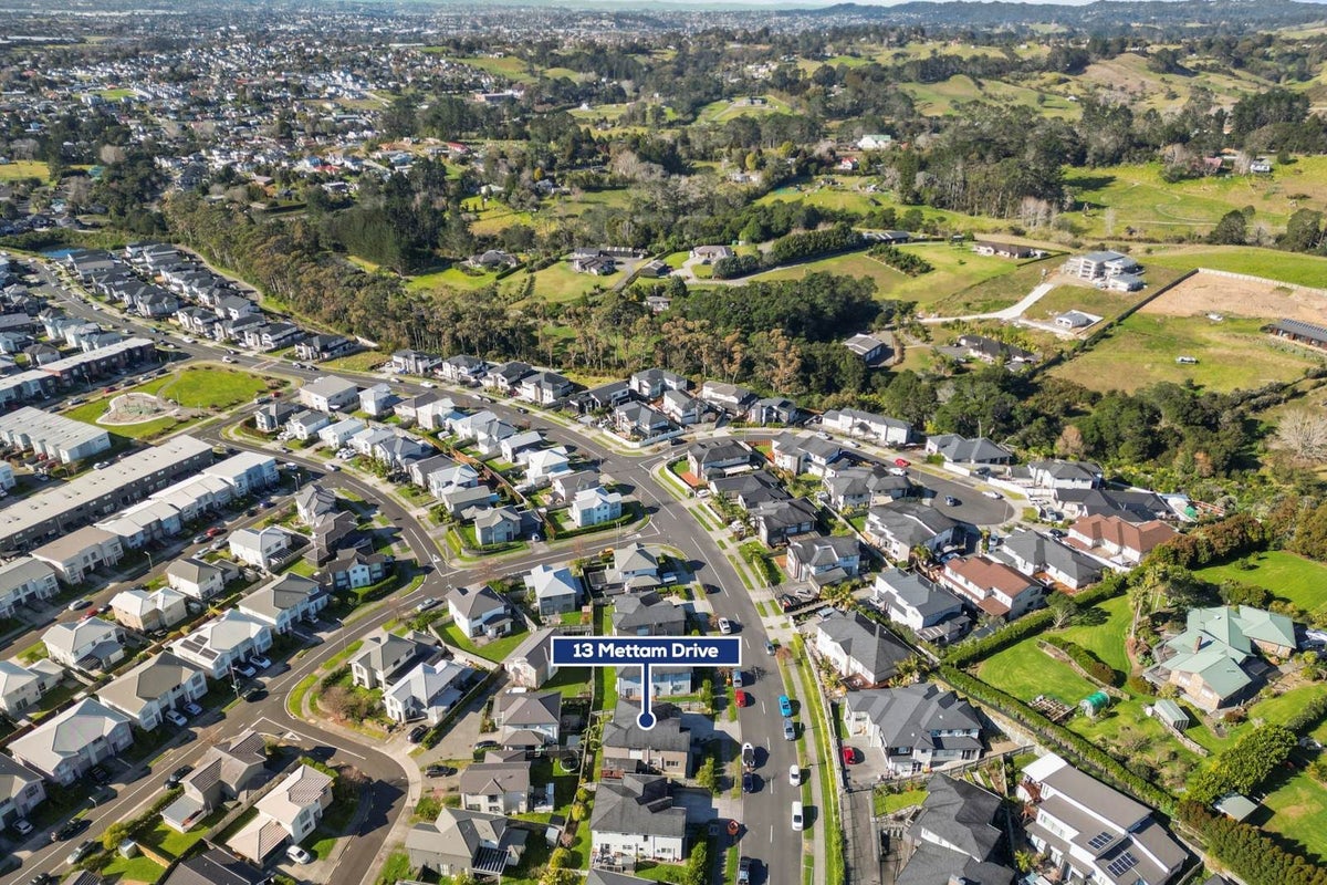 13 Mettam Drive , Swanson, Auckland - Carousel 20