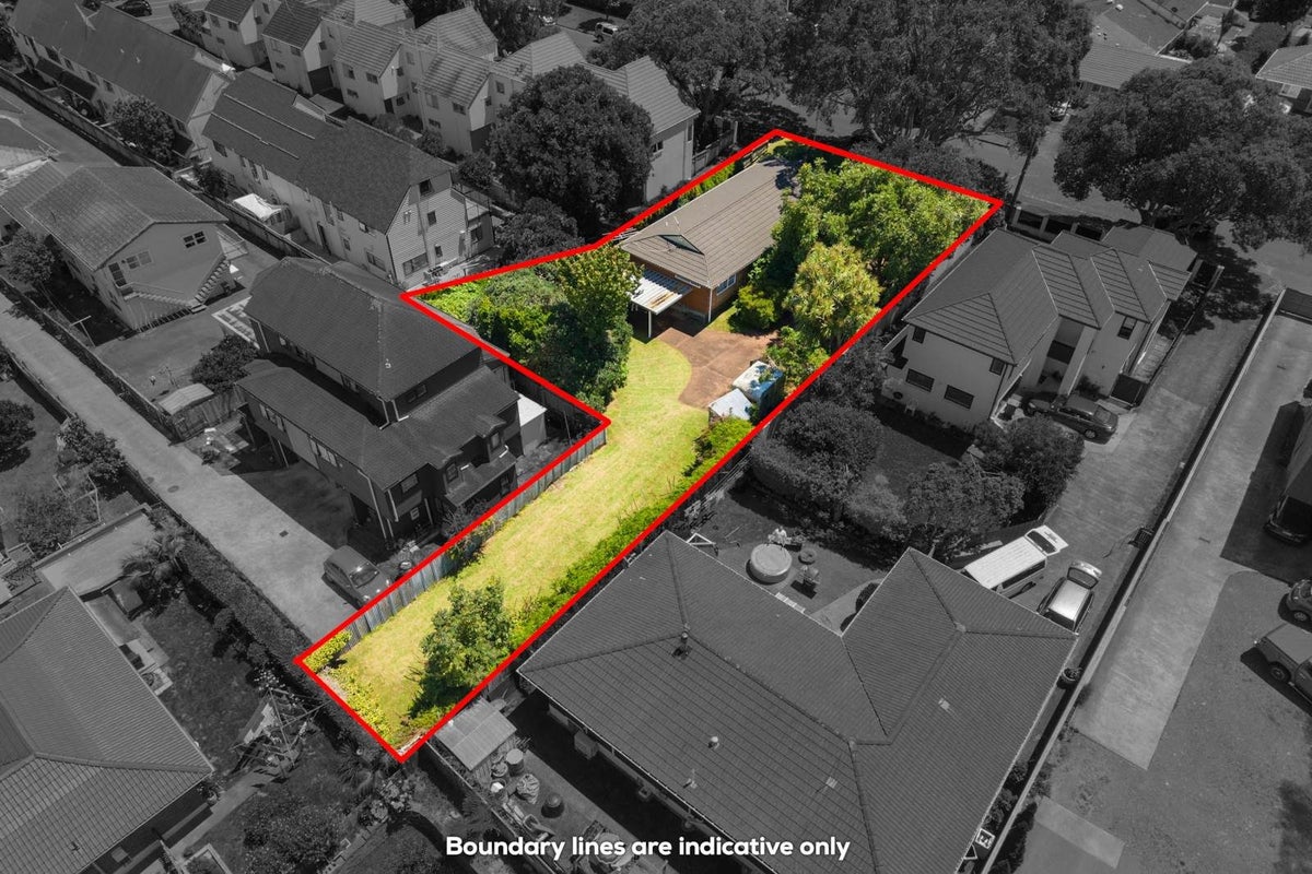 1 Raurenga Avenue, Royal Oak, Auckland - Carousel 2