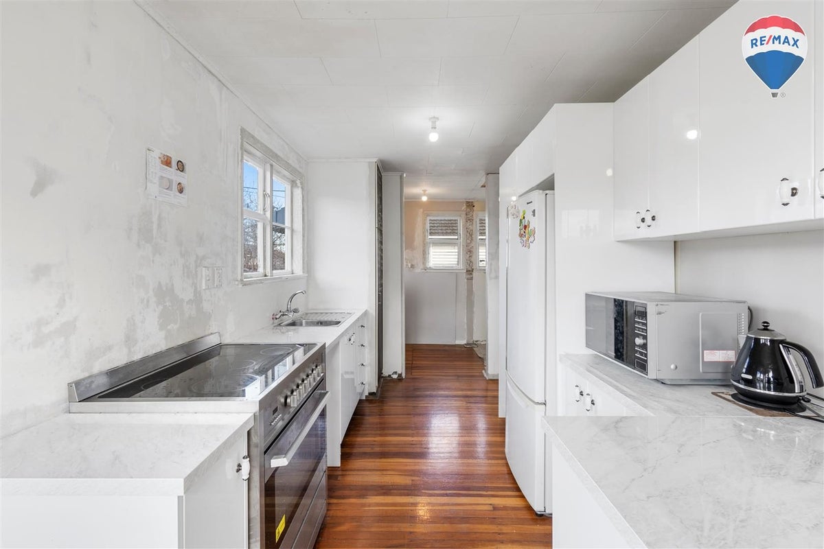 206 Cambridge Terrace, Naenae, Lower Hutt - Carousel 1