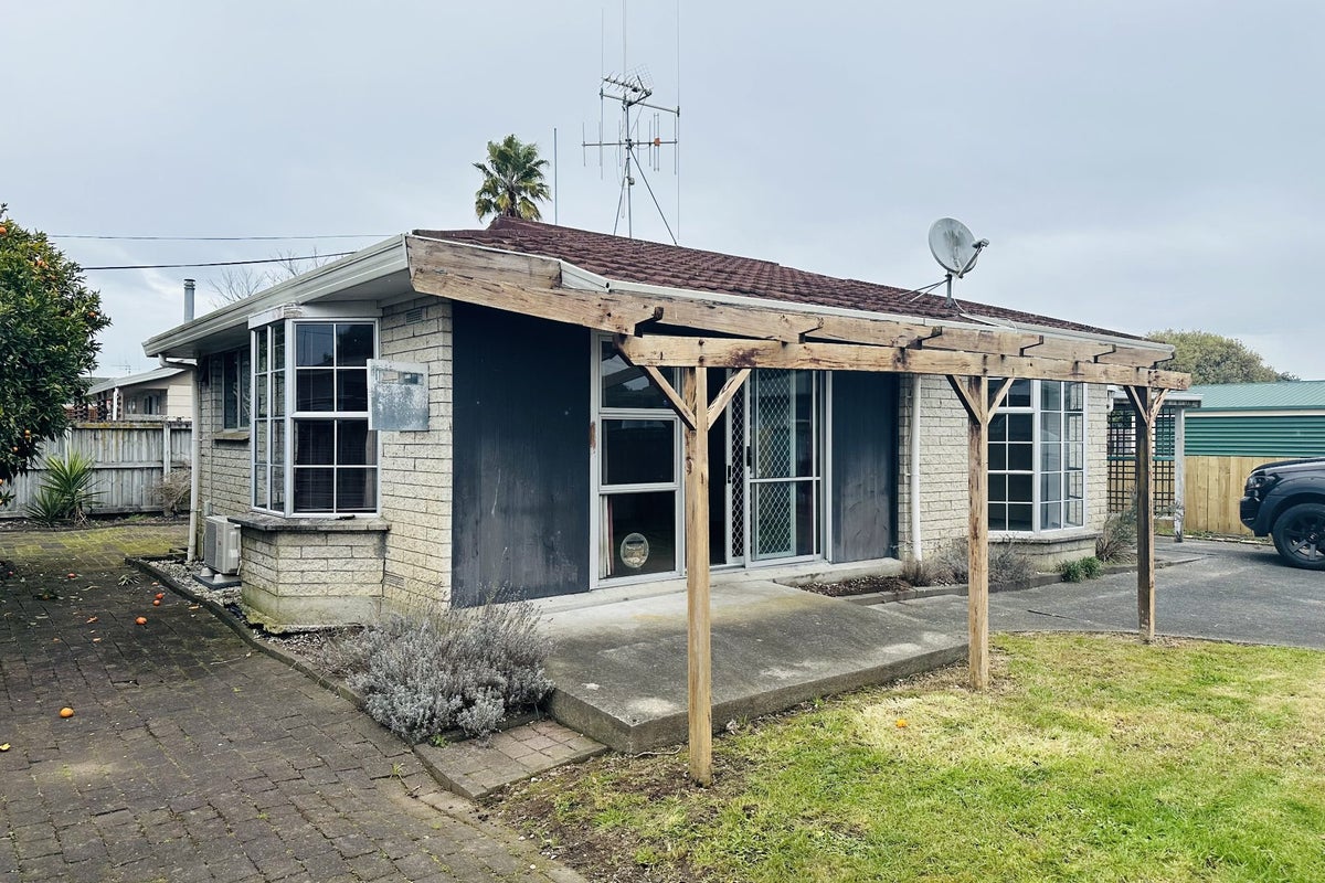13A Breckons Avenue, Nawton, Hamilton - Carousel 1