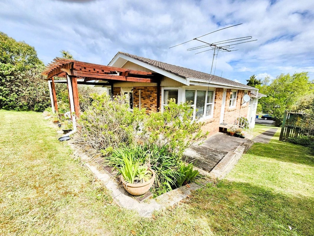 73 Lynden Avenue, Hillcrest, Auckland - Carousel 2
