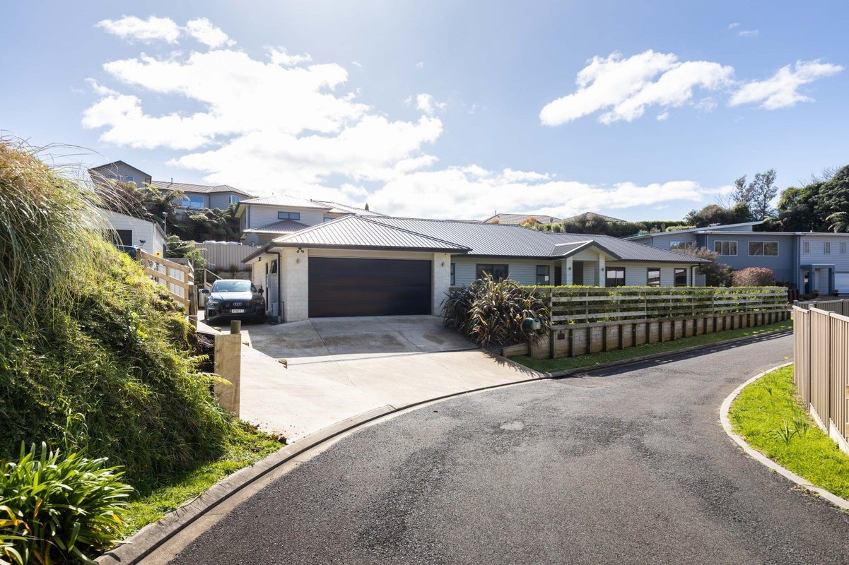 1 Fern Lane, Whalers Gate, New Plymouth - Carousel 1