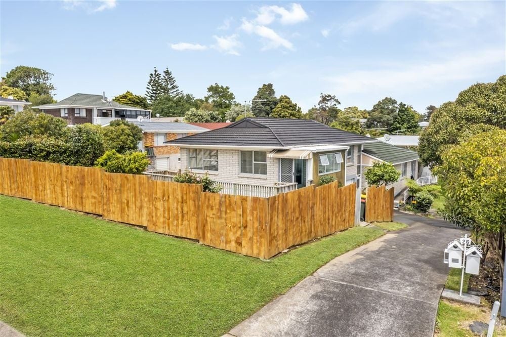 1/26 Abercrombie Street, Howick, Auckland - Carousel 13