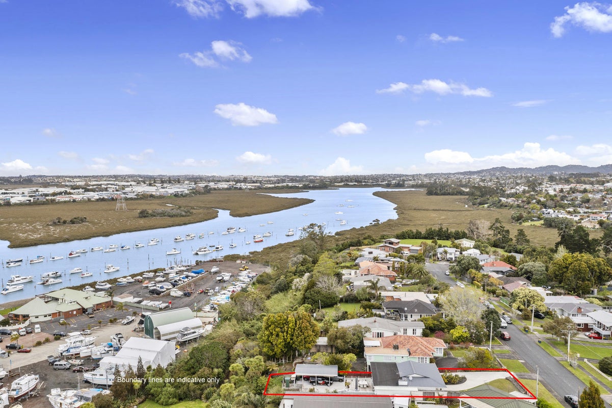 34 Covil Avenue, Te Atatu South, Auckland - Carousel 2